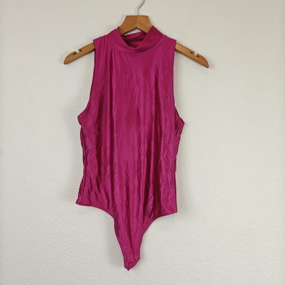 House Of Harlow 1960 Sleeveless Magenta Satin Mock Neck Bodysuit Sz Small